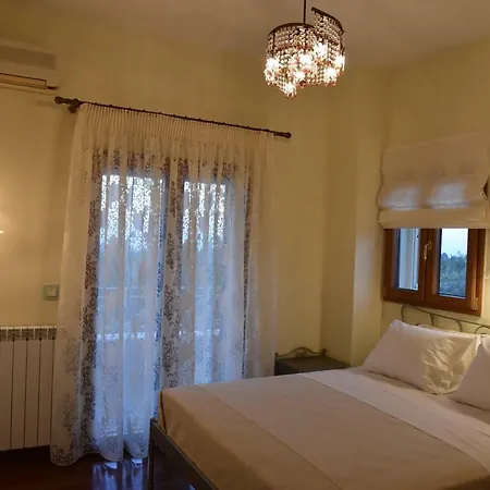 Epavlis Nadine Corfu Gouviá